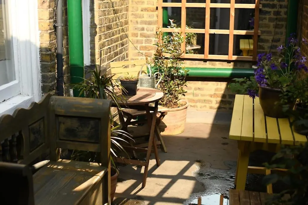 Three-Storey, Renovated 1890S Heritage Home In Spitalfields Market London Apartment