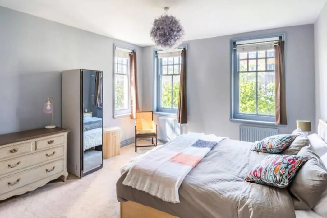 Three-Storey, Renovated 1890S Heritage Home In Spitalfields Market London United Kingdom