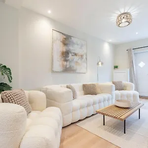 https://villa-stunning-montpellier-retreat.cardiffhotelswales.com